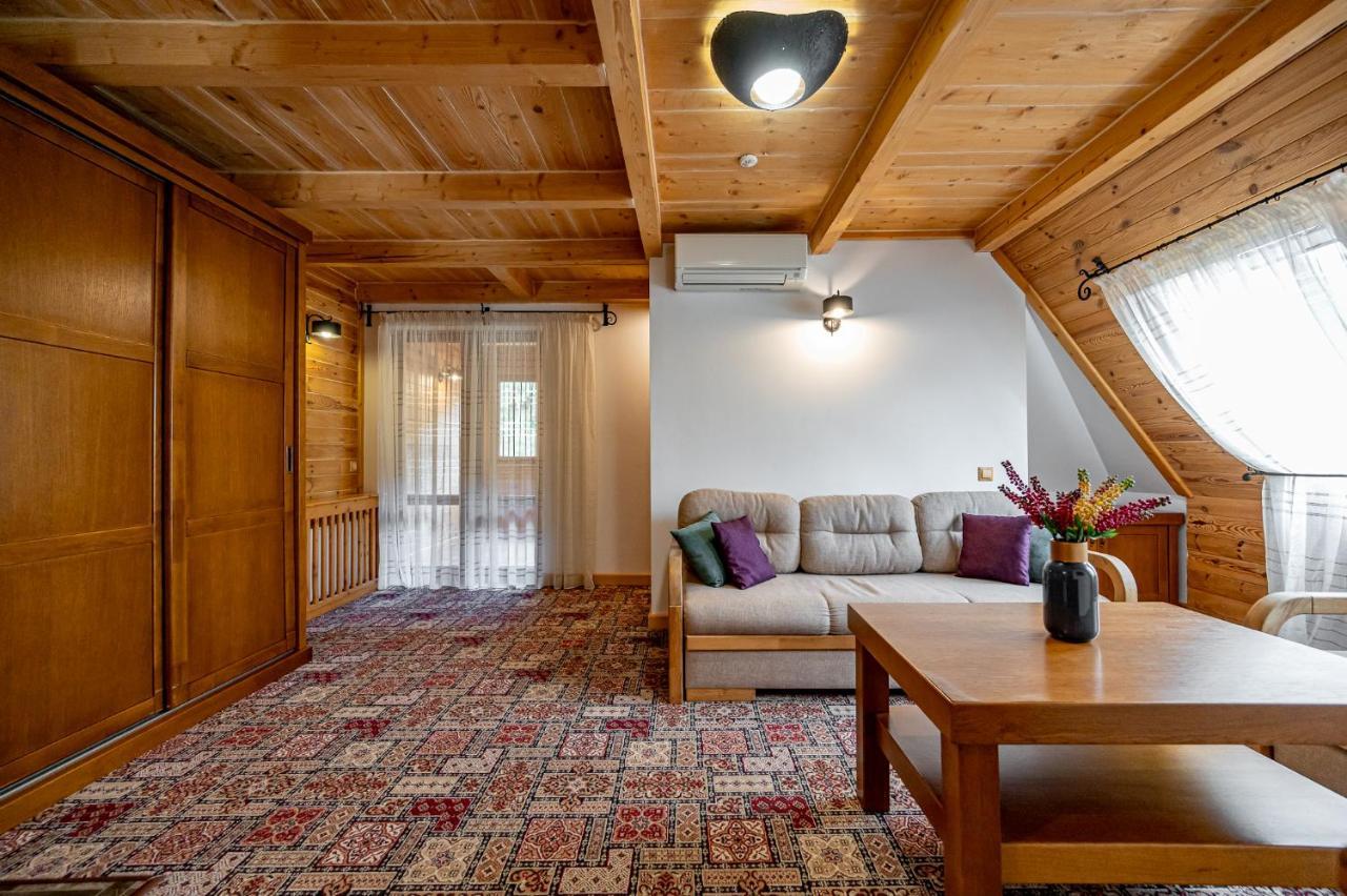 Hôtel Tatariv DeLuxe Extérieur photo
