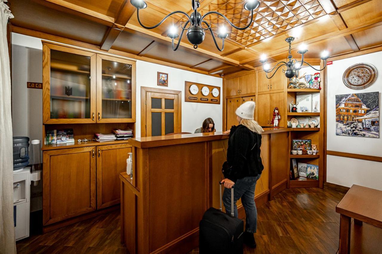 Hôtel Tatariv DeLuxe Extérieur photo