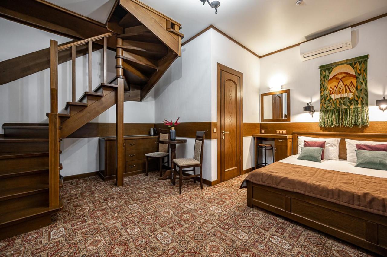 Hôtel Tatariv DeLuxe Extérieur photo